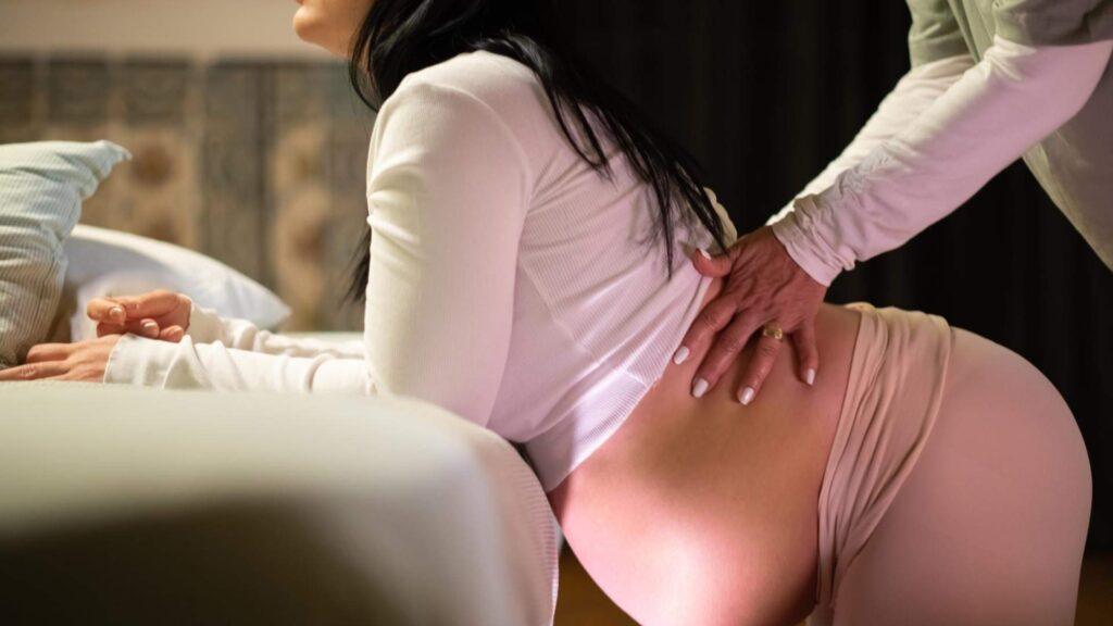 Prenatal-Massage-Technique-for-Each-Trimester-image